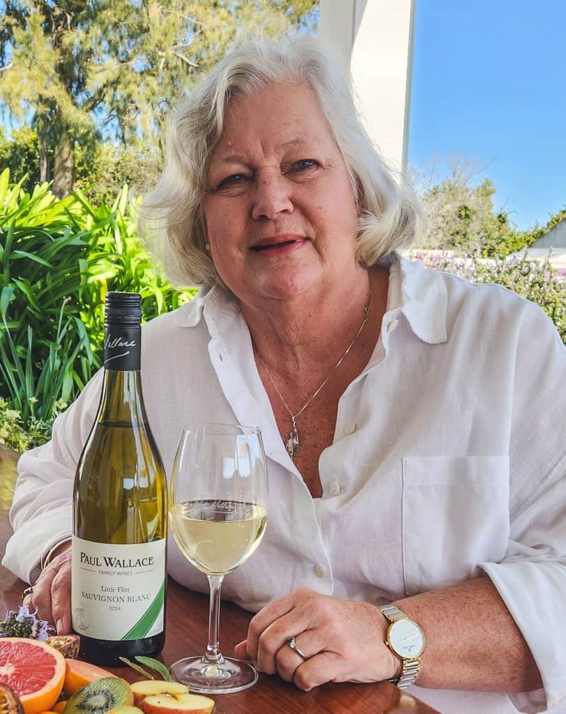 94d9e00b-ca77-cb78-5291-62ccb5f53197 Nicky Wallace with Sauvignon Blanc